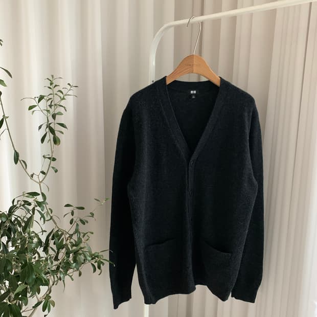 유니클로 울혼방 부드러운 브이넥 가디건