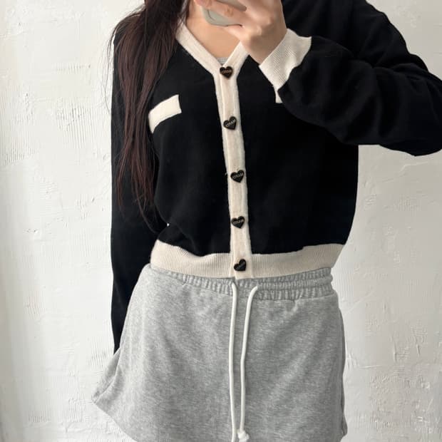 Mardi Mercredi 마르디 메크르디 하트 버튼 배색 크롭 가디건