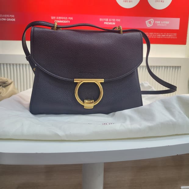 (새상품급) 페라가모 간치니 마고 탑핸들 숄더백