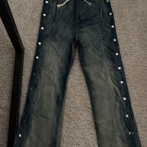 슬릿 버튼 데님 팬츠