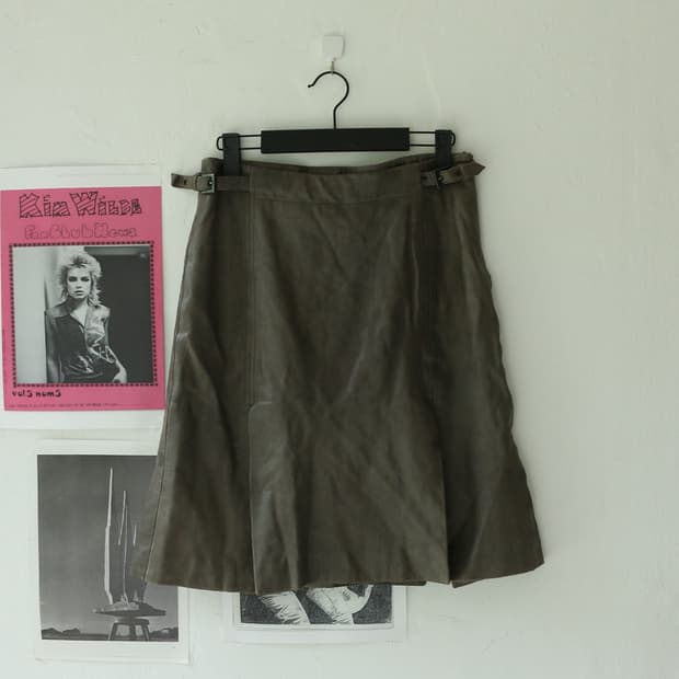 막스마라 벨트 루프 레더 미디 스커트