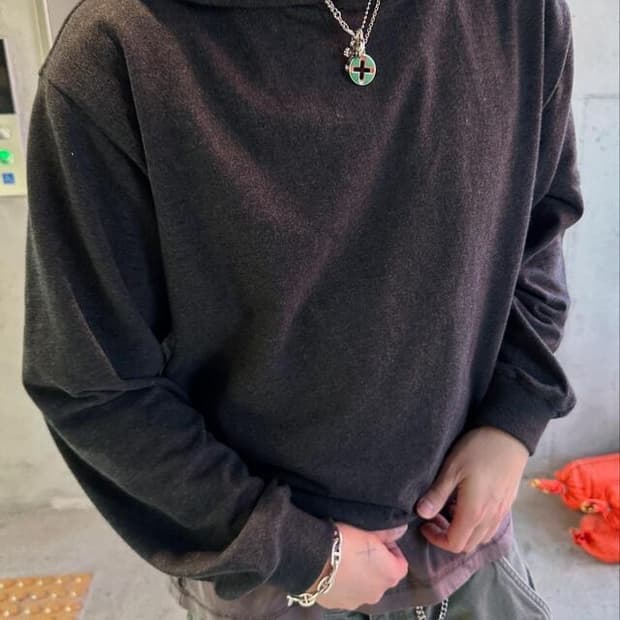 [OS] 언타이틀드아이딜  크롭 후디 팝니다