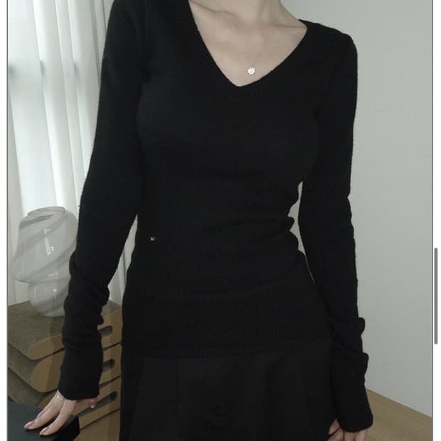 페일제이드 딥 브이넥 울니트