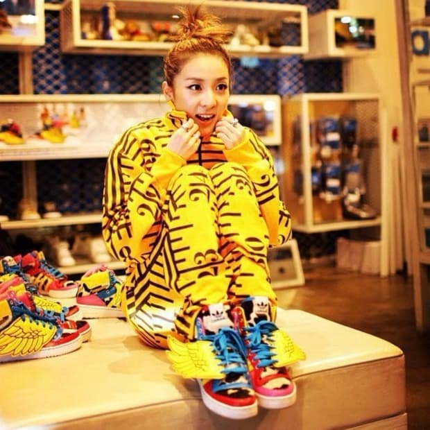 Adidas x Jeremy Scott tape measu 산다라박 져지