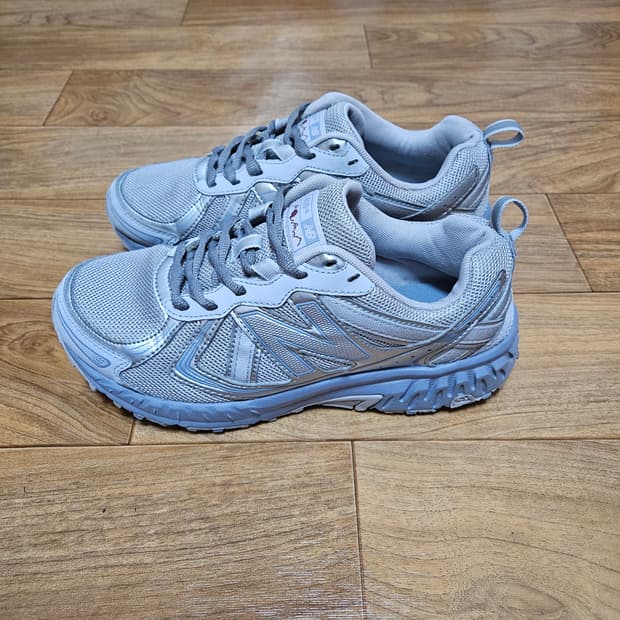 뉴발란스 410 240 