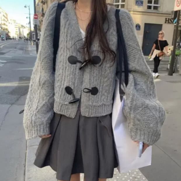 새상품) Poster 꽈배기 토글 가디건