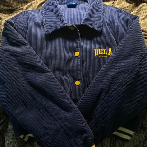 UCLA 자수 코듀로이 바시티 패딩 점퍼
