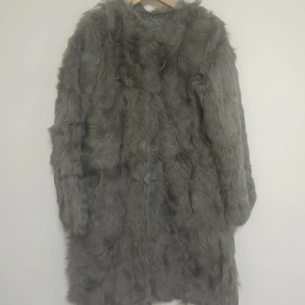 ZARA WOMAN 새끼양가죽 100% 롱 퍼코트M사이즈 
