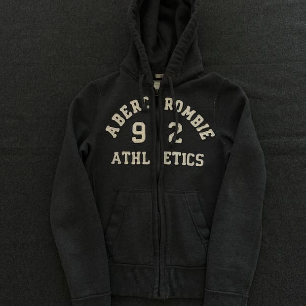 아베크롬비 자수 로고 차콜 후드집업