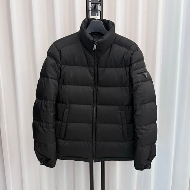 [25년/50] 프라다 리나일론 다운 패딩 블랙