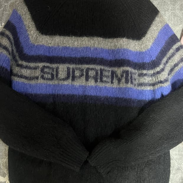 슈프림 브러쉬드 백로고 울 스웨터 집업