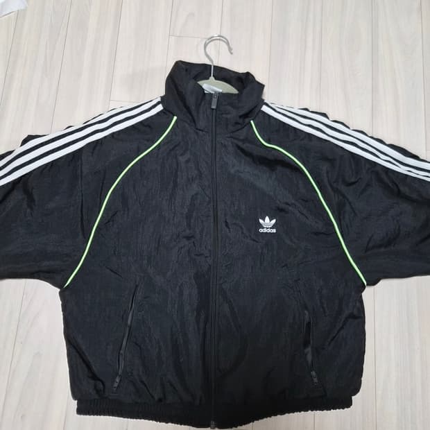 아디다스 오리지널스 윈드브레이커 / 아디컬러