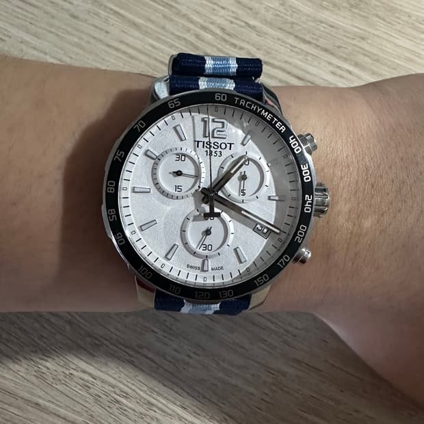 티쏘 퀵스터 크로노그래프 남성시계