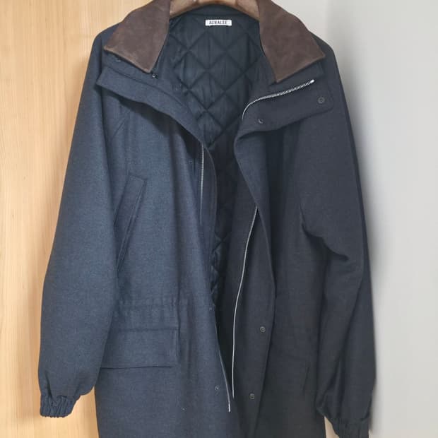 오라리 25FW 울 풀링 플란넬 패디드 블루종