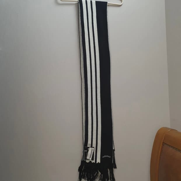 아디다스 니트 머플러 삼선