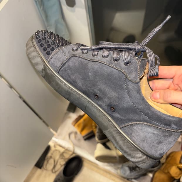 크리스챤 루부탱 스파이크 울라토 로우 42>43사이즈로 교환 합니다