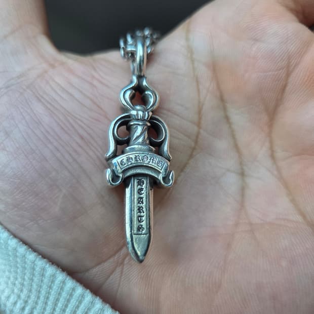 크롬하츠 더블 대거 펜던트 