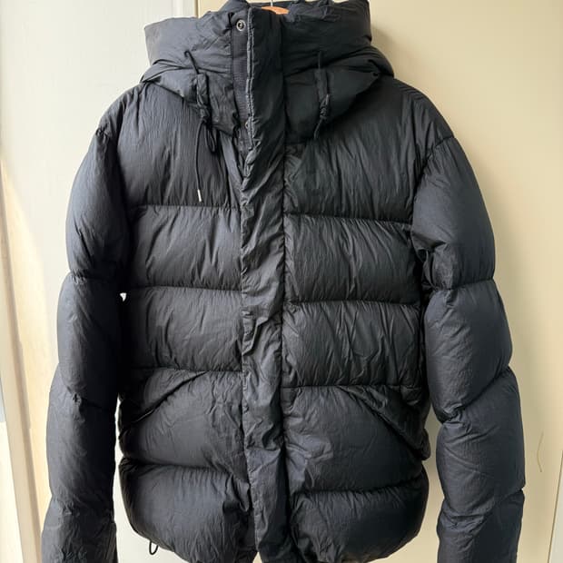 텐씨 알파인 다운 자켓 블랙