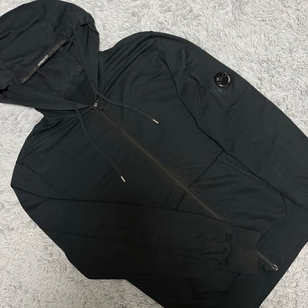 [신형] CP컴퍼니 렌즈 와펜 후드집업