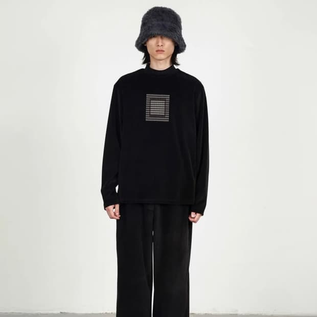 아모멘토 모티브 벨벳 니트