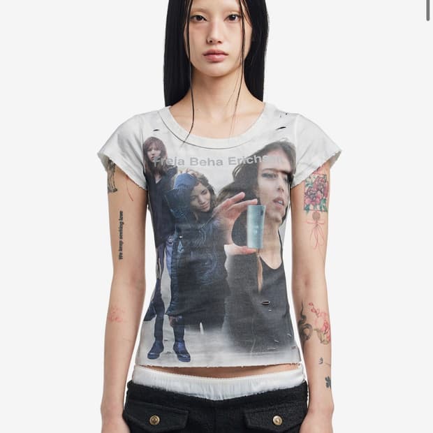 Praying 프레잉 FREJA WOMENS TEE