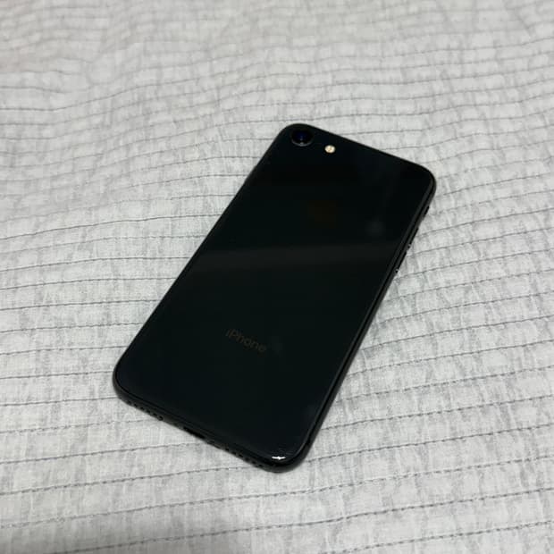 아이폰8 블랙 64gb (실버랑 교환 가능)