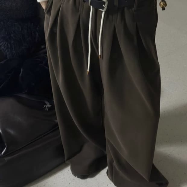 앳더앤드 콤마 와이드 슬랙스 딥브라운 아웃핏