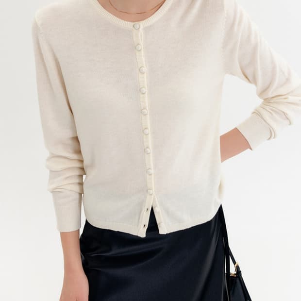 새제품)룩캐스트 사라버튼니트가디건 아이보리 자라 cos 시에