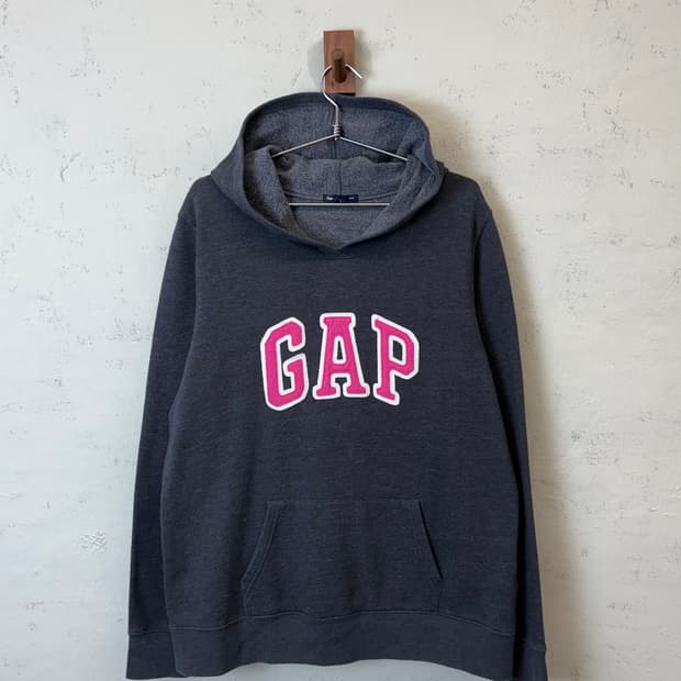 GAP 갭 핑크로고 후드티 차콜