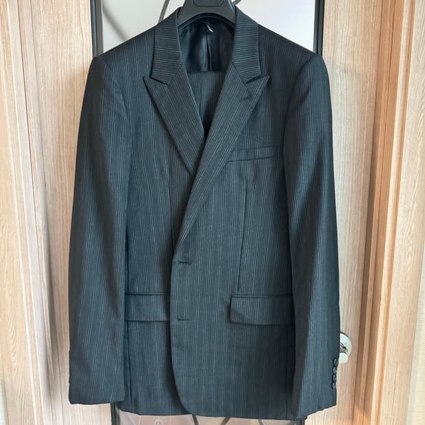 디올옴므 FW06컬렉션 스트라이프 수트 셋업 에디슬리먼