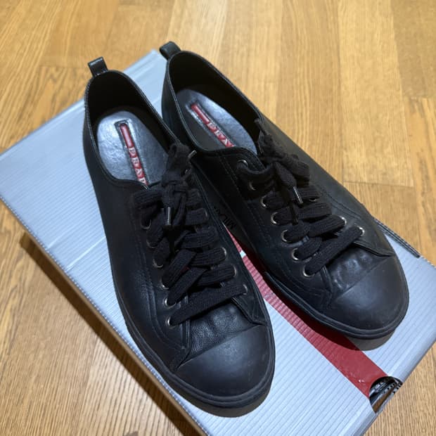 프라다 로우탑 스니커즈