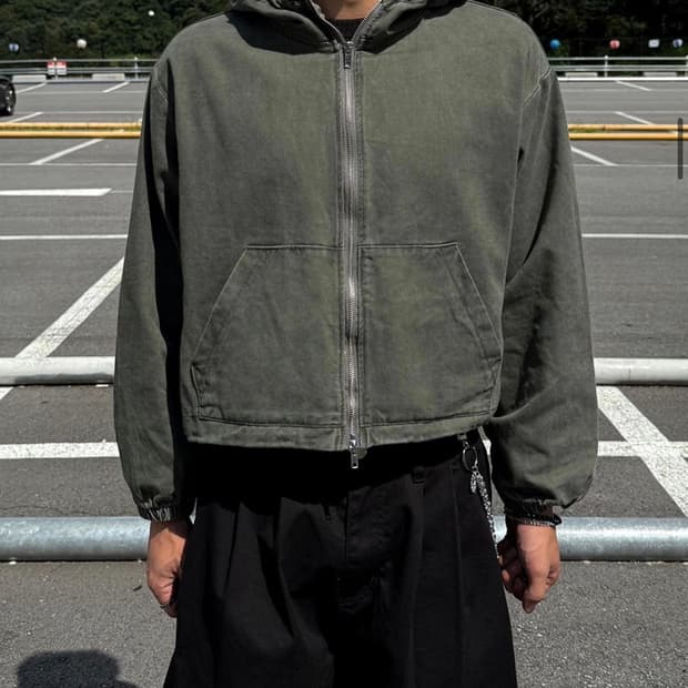 하드 피그먼트 크롭 후드 자켓 검은색