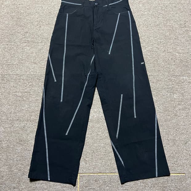 노매뉴얼 블랙 스티치 팬츠 L