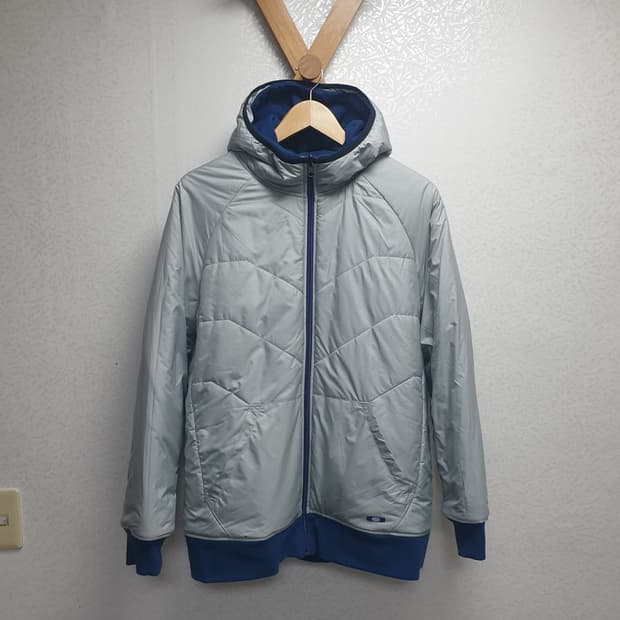 [L/100] 오클리 리버시블 패딩 후디