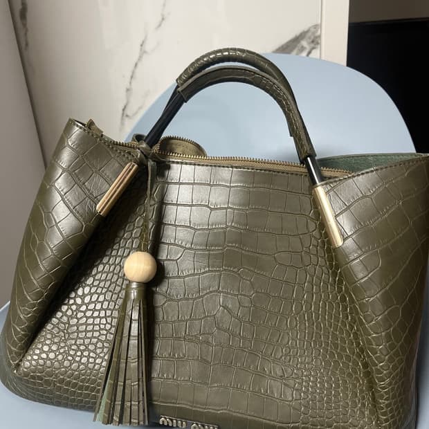 미우미우 토트백