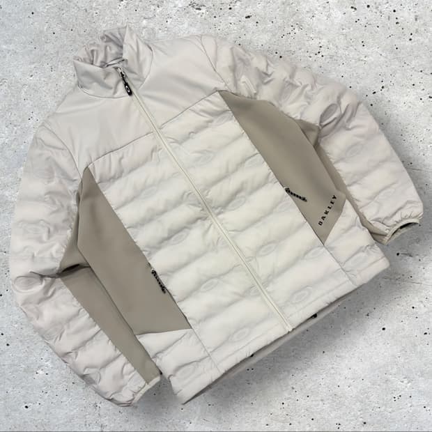 [M] 오클리 엘립스 경량 패딩 점퍼 화이트 D257