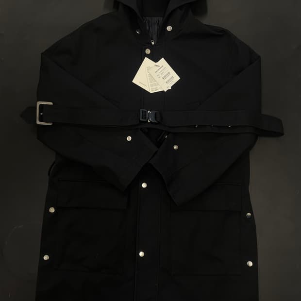 새상품 솔리드옴므(SOLIDHOMME) 브랜드의 블랙 후드 코트