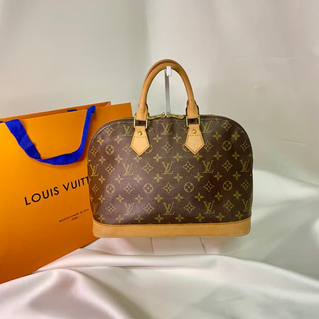 루이비통 알마 PM 백