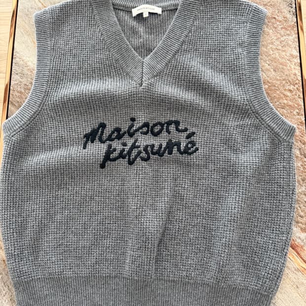 메종 키츠네 니트 조끼 M사이즈(3회착용) 판매