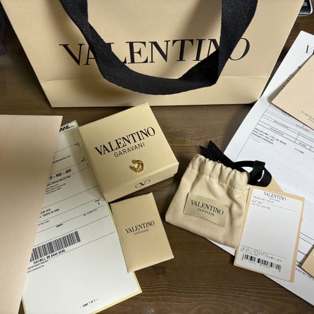 발렌티노 이어커프