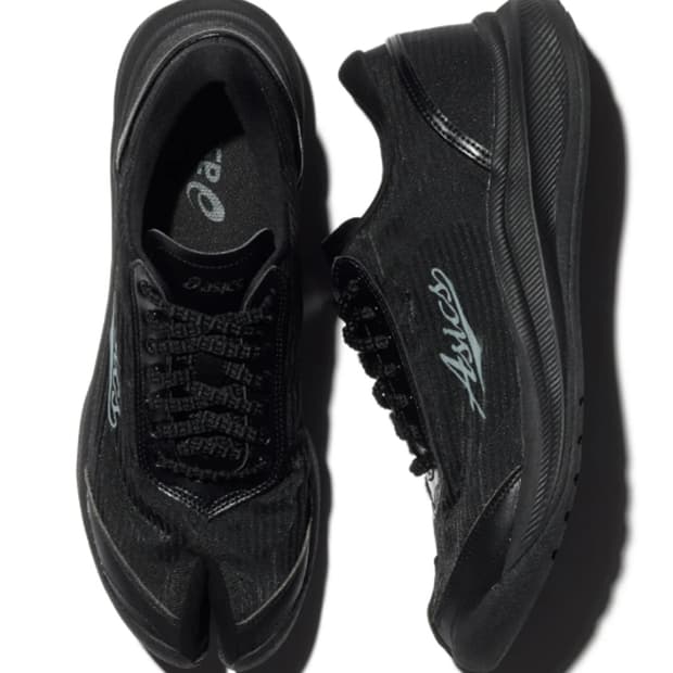 키코 코스타디노브 x 아식스 일라르기 FF 252.5 블랙