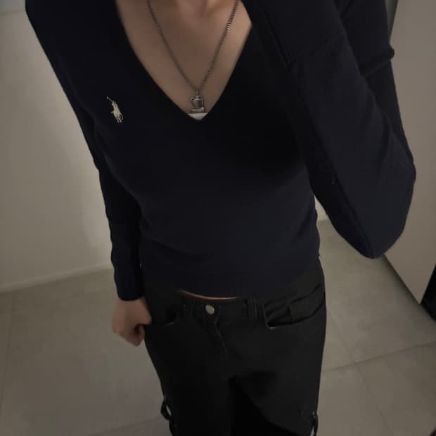 폴로 네이비 딱붙 니트