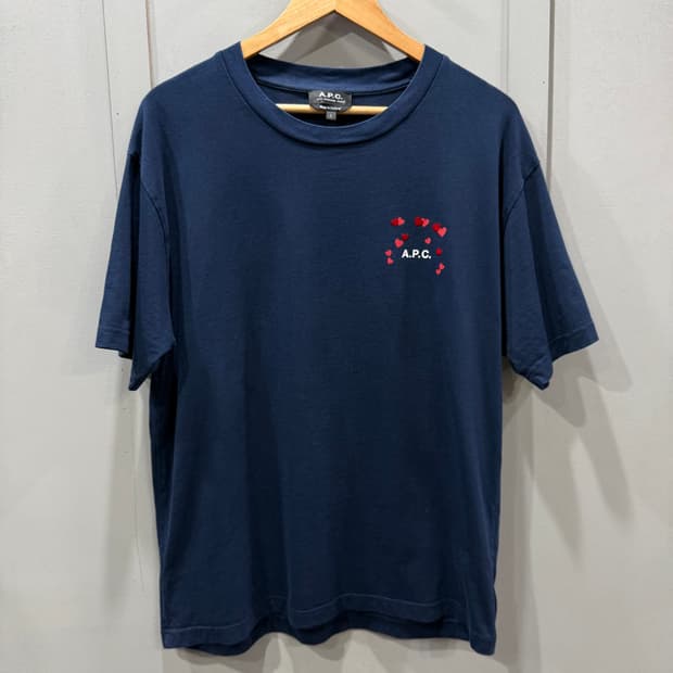 L 아페쎄 APC 발렌타인 아모 하트 반팔 티셔츠