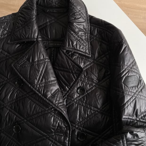 루이비통 더블 퀼팅 코트 