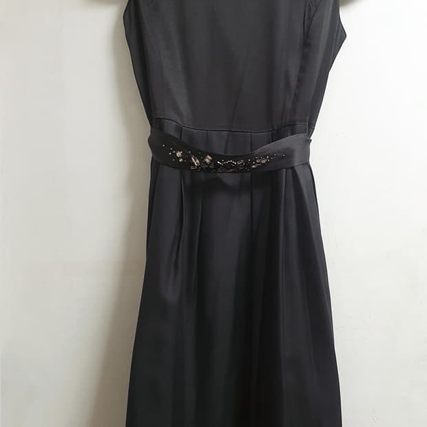 IZZAT BABA 실크 고딕 원피스