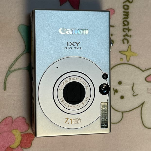 Canon IXY 10