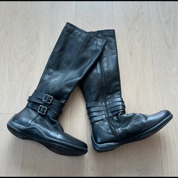DKNY 부츠 235