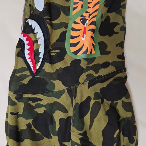 베이프 Bape 1st camo shark full zip hoodie