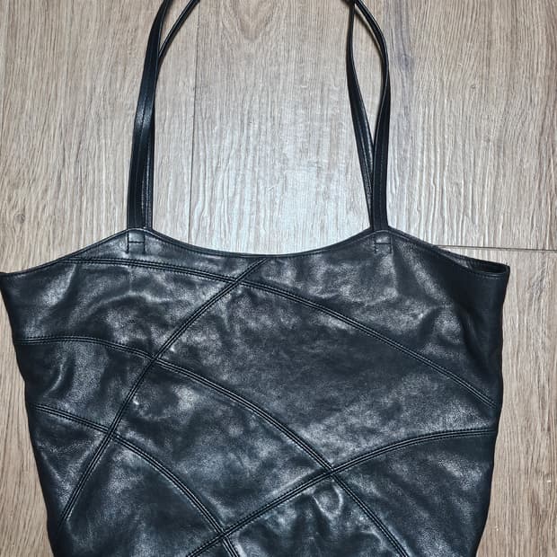 HATCHINGROOM web tote lambskin black