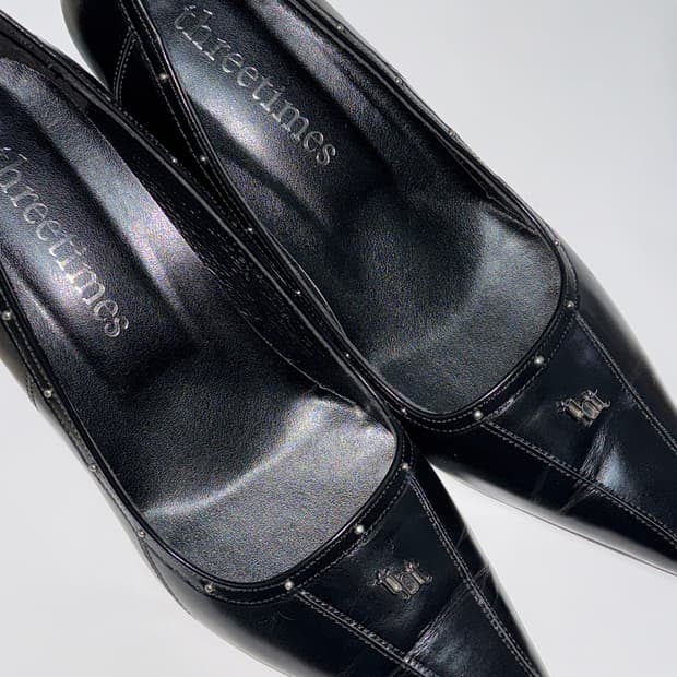Threetimes classic logo pumps